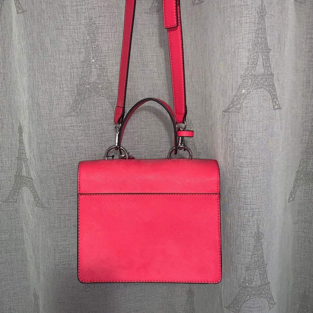 Guess Purse Spring Collection - Picture 2 of 4